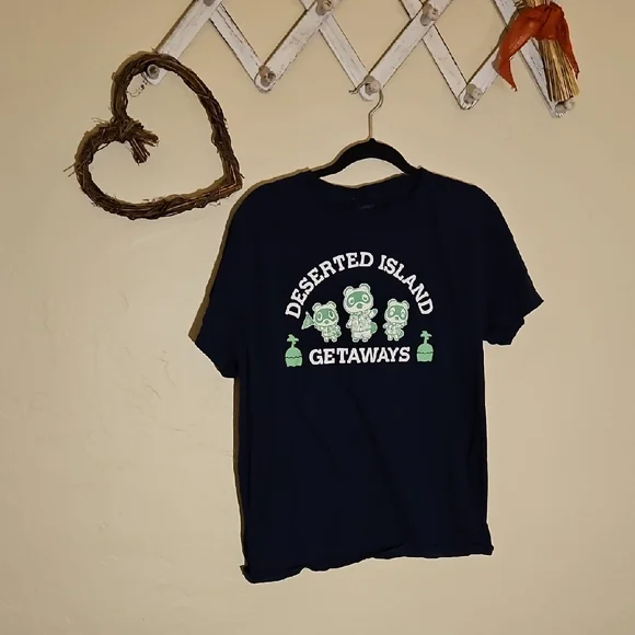 Deserted Island Getaways Black Tee - Picture 1 of 4